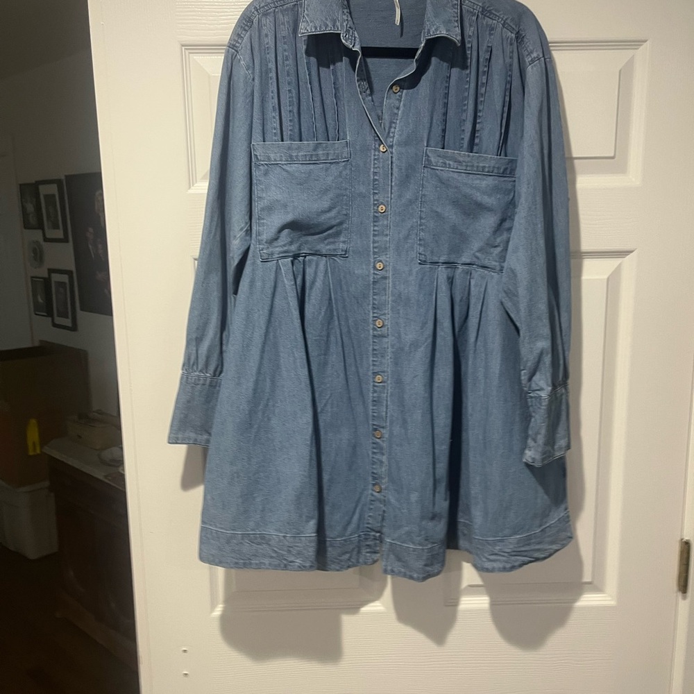 Free People Light Blue Denim Shirt - Picture 2 of 8